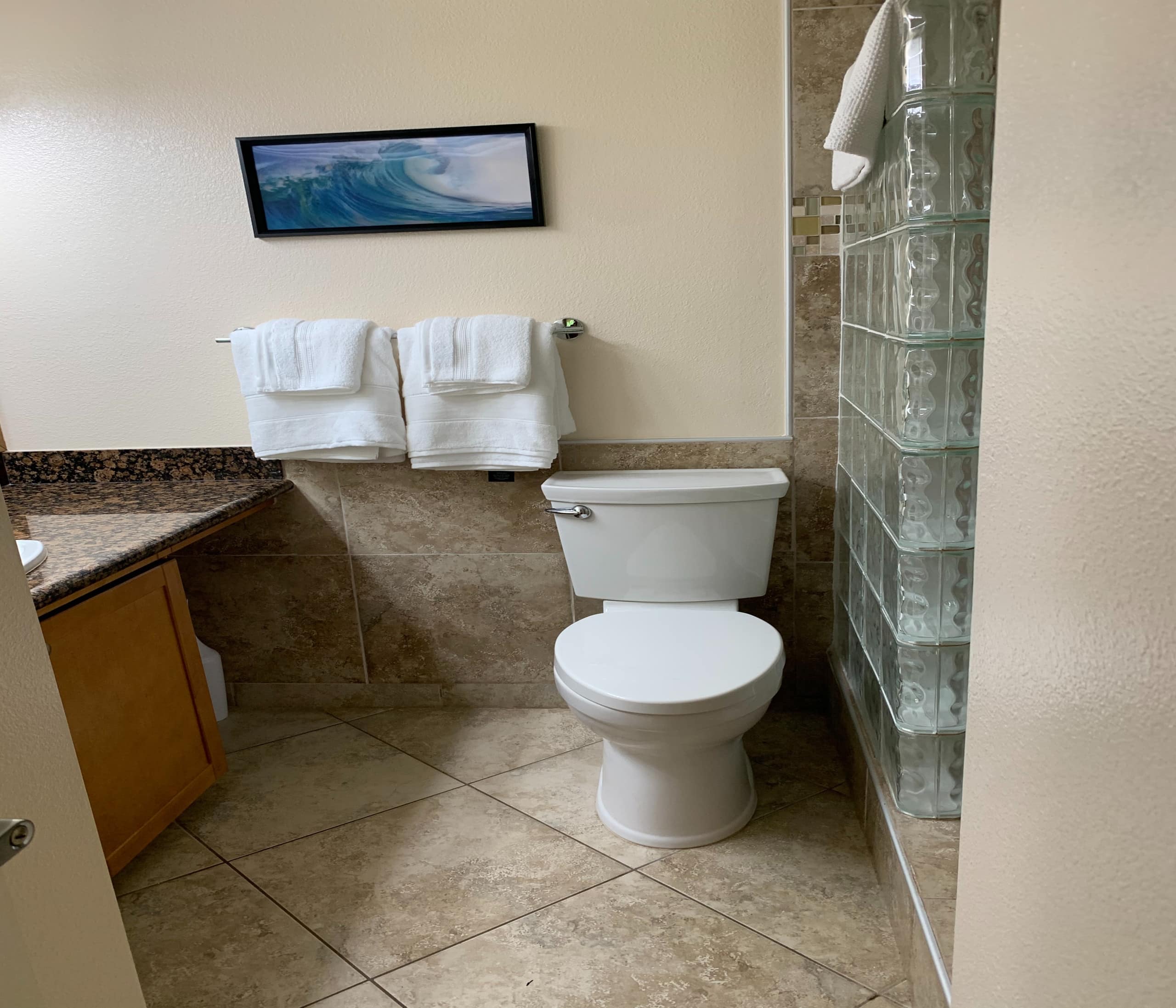 Condo in Kihei · ★5.0 · 1 bedroom · 2 beds · 2 private baths - Image 15