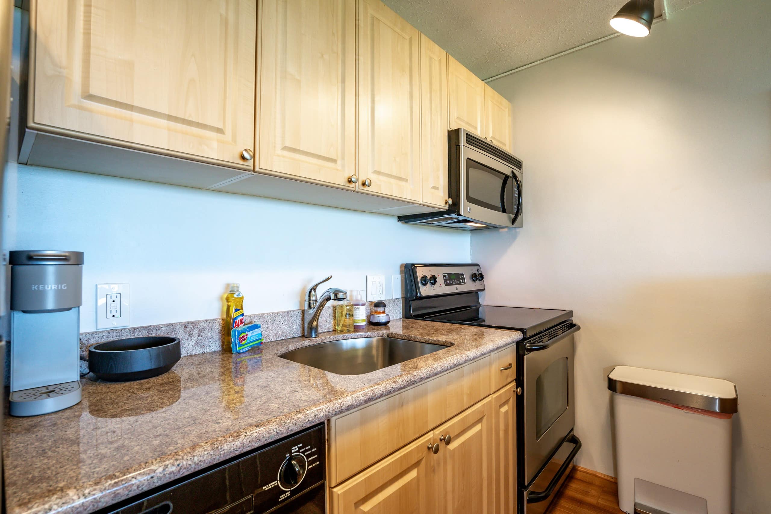 Condo in Kihei · ★5.0 · 1 bedroom · 2 beds · 1 private bath - Image 9
