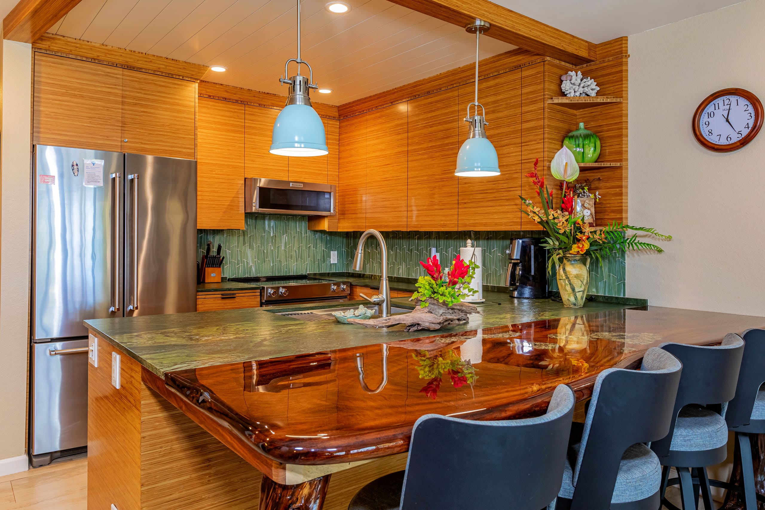 Condo in Kihei · ★4.91 · 1 bedroom · 2 beds · 2 private baths - Image 7