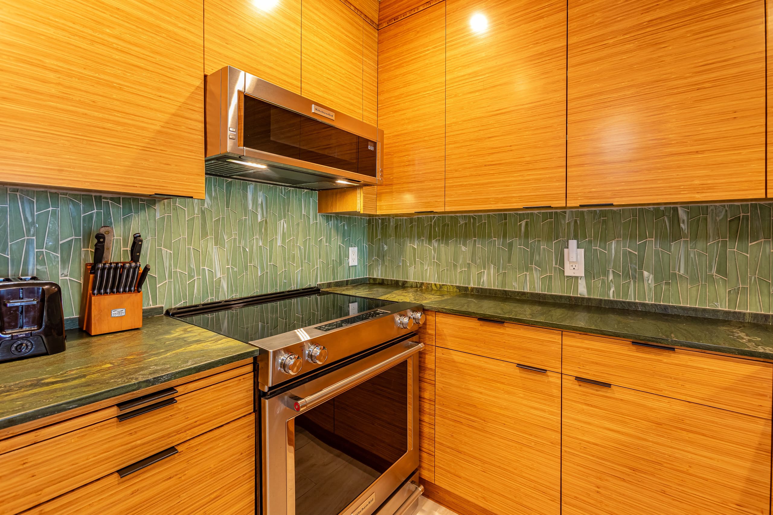 Condo in Kihei · ★4.91 · 1 bedroom · 2 beds · 2 private baths - Image 9