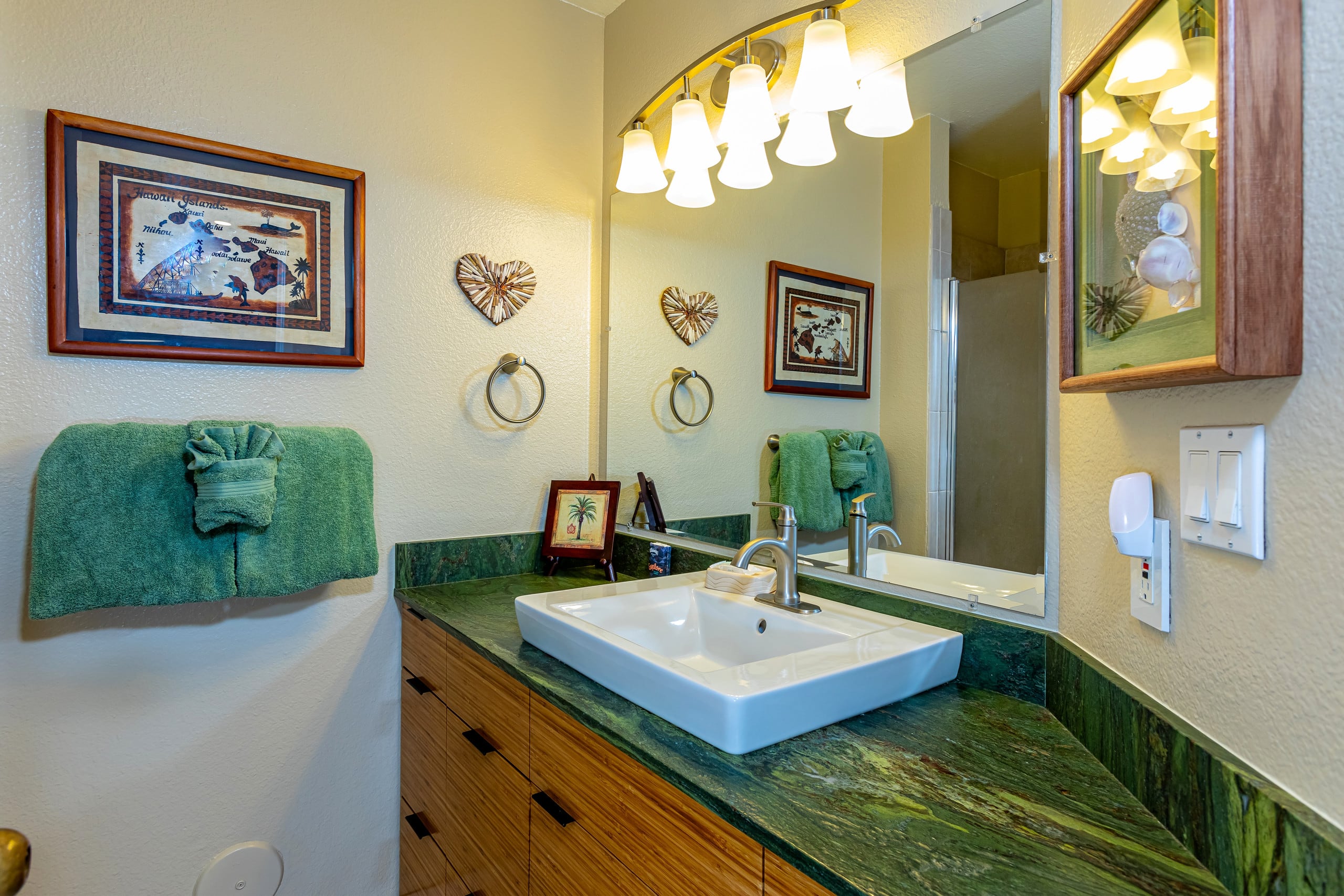 Condo in Kihei · ★4.91 · 1 bedroom · 2 beds · 2 private baths - Image 15
