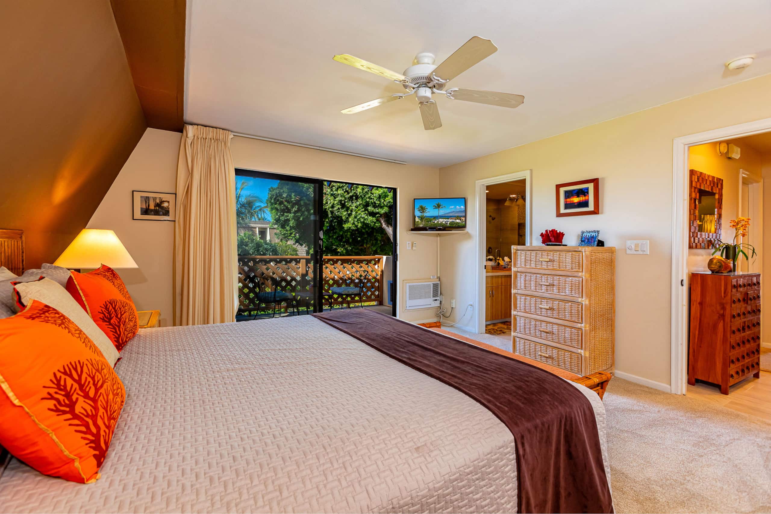 Condo in Kihei · ★4.8 · 2 bedrooms · 3 beds · 2 private baths - Image 16