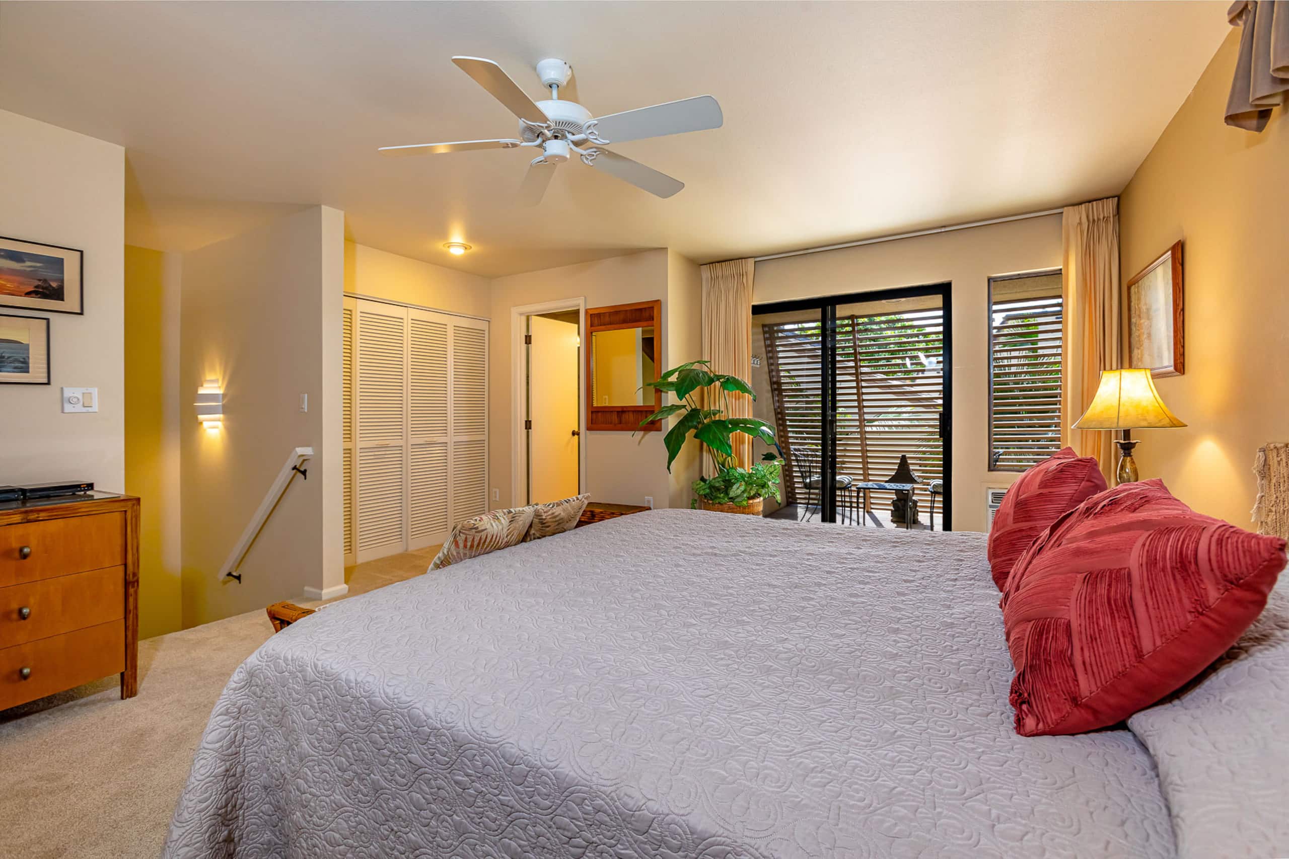Condo in Kihei · ★4.8 · 2 bedrooms · 3 beds · 2 private baths - Image 11