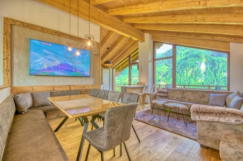 Ski-In/Ski-Out Chalet am Maiskogel Nr. 17A