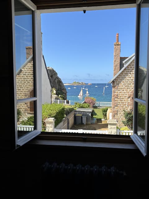 hjem · Port Blanc A breathtaking setting facing th