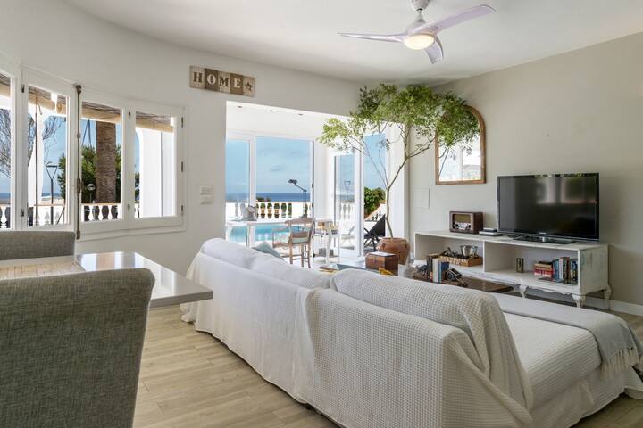 VILLA GERMAN con espectaculares vistas al mar gallery image 3