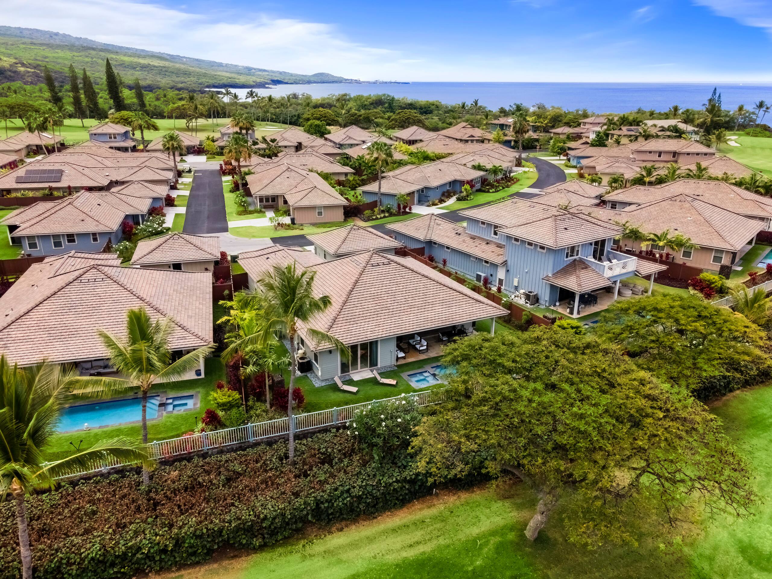 Home in Kailua-Kona · ★4.98 · 3 bedrooms · 4 beds · 3.5 baths - Image 49