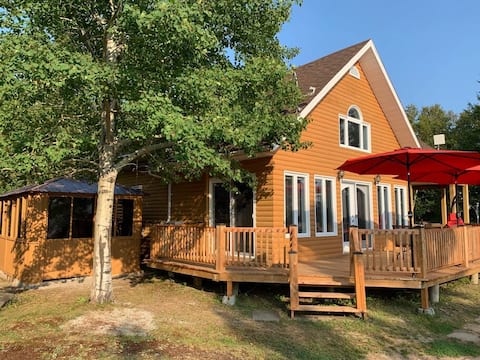 Lake St-Jean/spa/fireplace/dock/kayaks/#306268