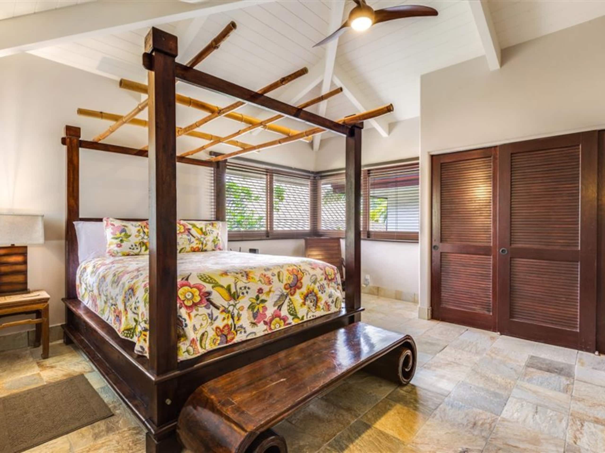 Home in Kailua-Kona · ★4.68 · 3 bedrooms · 6 beds · 3.5 baths - Image 22
