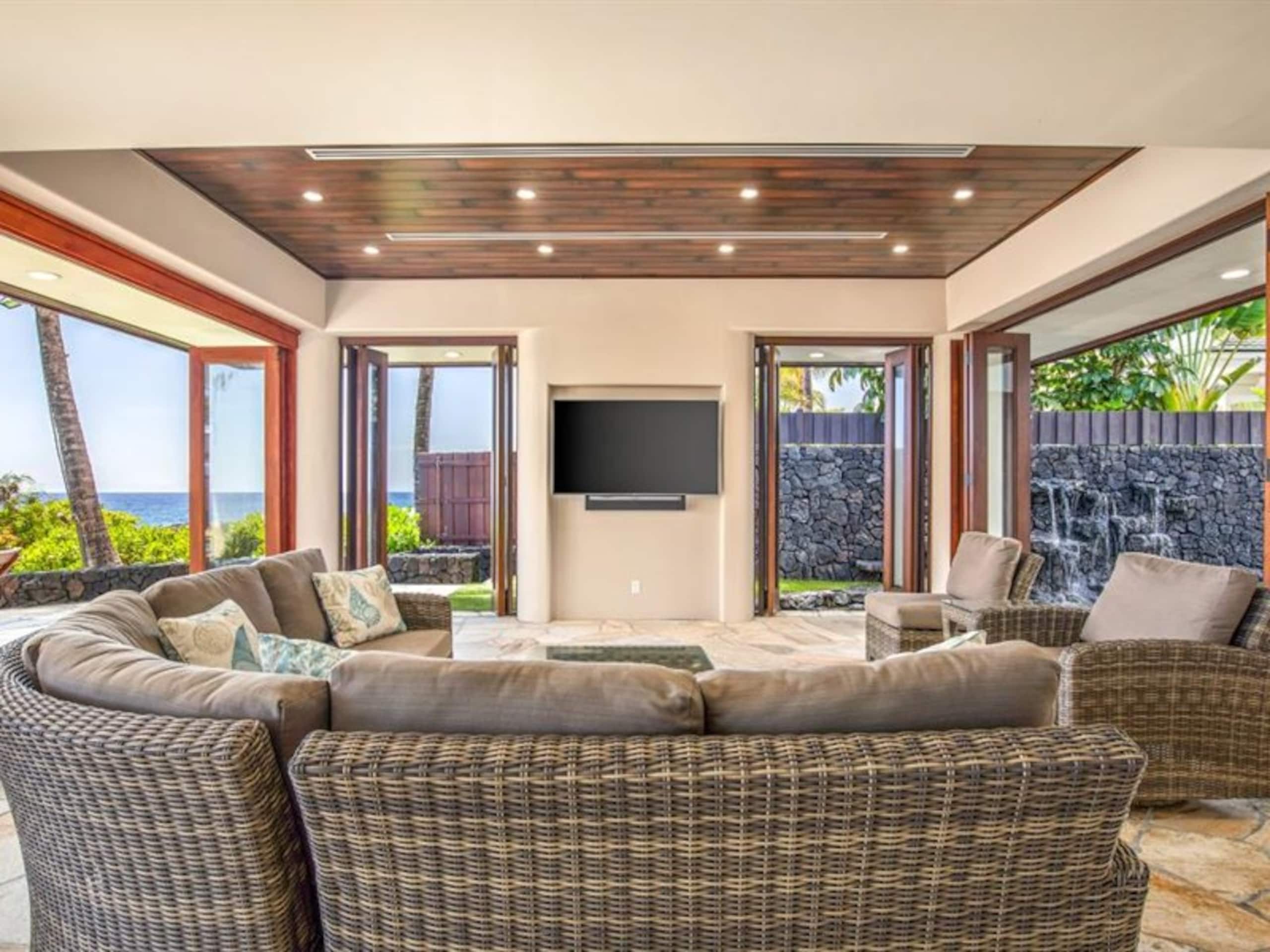 Home in Kailua-Kona · ★4.68 · 3 bedrooms · 6 beds · 3.5 baths - Image 4