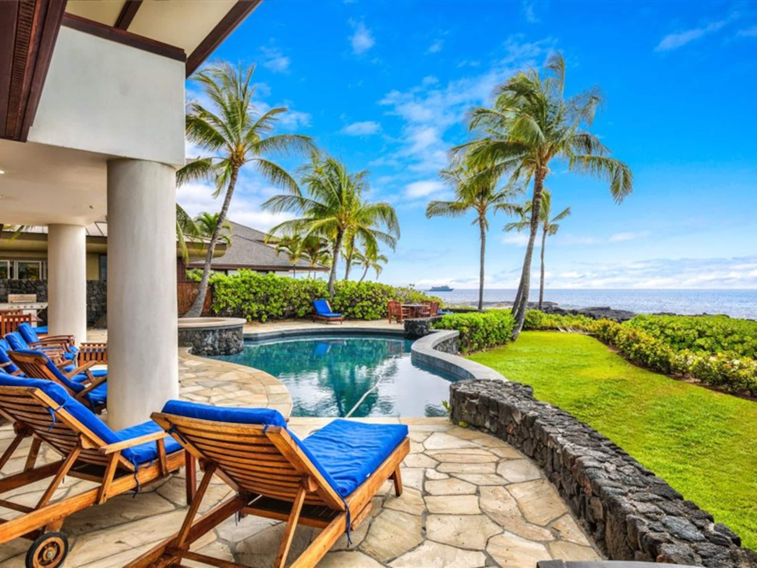Home in Kailua-Kona · ★4.68 · 3 bedrooms · 6 beds · 3.5 baths - Image 32