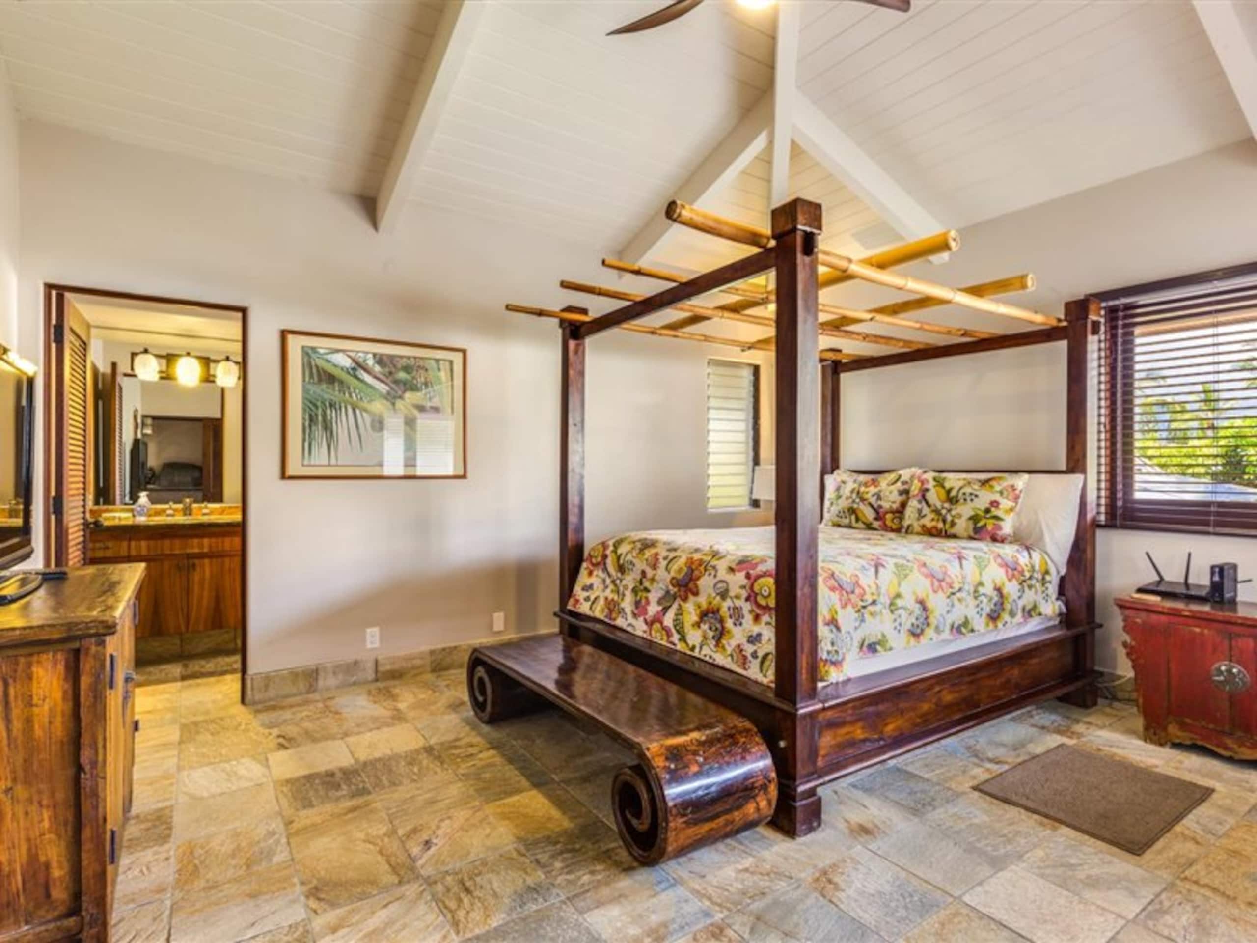 Home in Kailua-Kona · ★4.68 · 3 bedrooms · 6 beds · 3.5 baths - Image 21