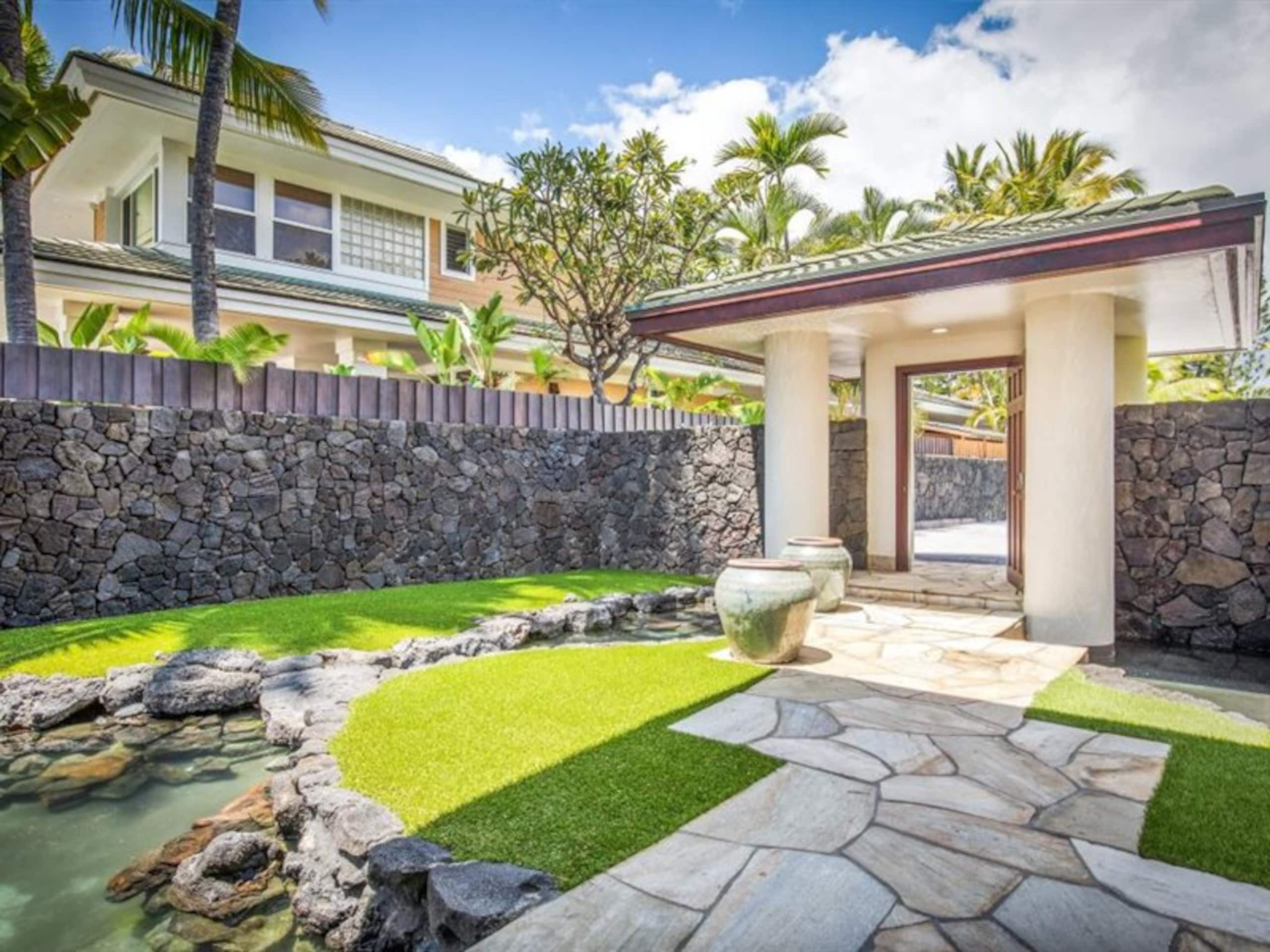 Home in Kailua-Kona · ★4.68 · 3 bedrooms · 6 beds · 3.5 baths - Image 44