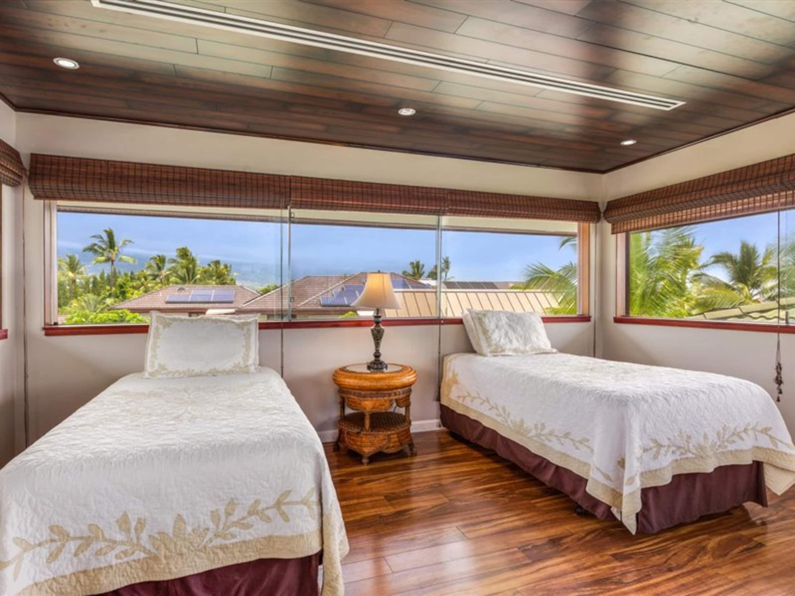 Home in Kailua-Kona · ★4.68 · 3 bedrooms · 6 beds · 3.5 baths - Image 24