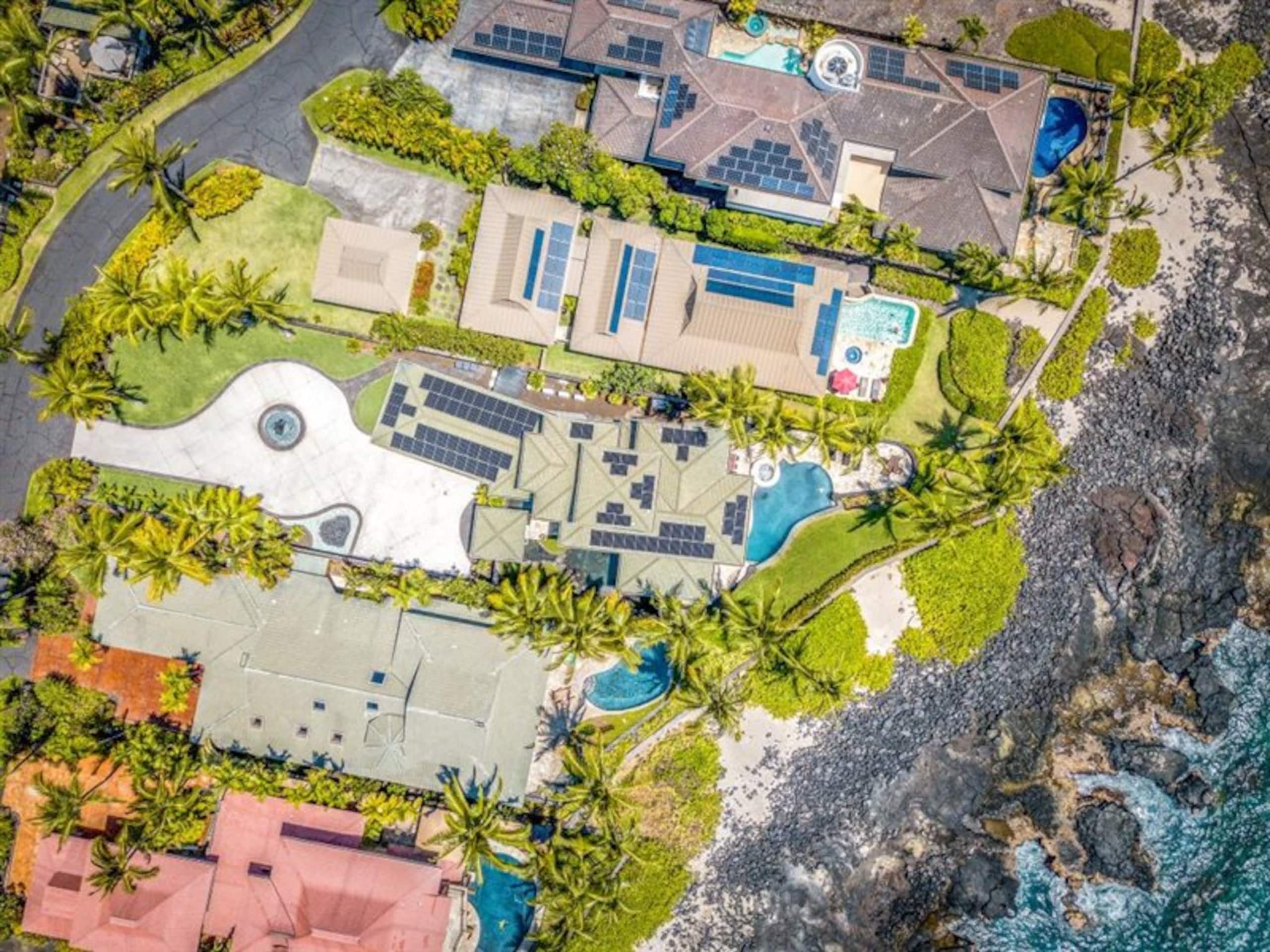 Home in Kailua-Kona · ★4.68 · 3 bedrooms · 6 beds · 3.5 baths - Image 48