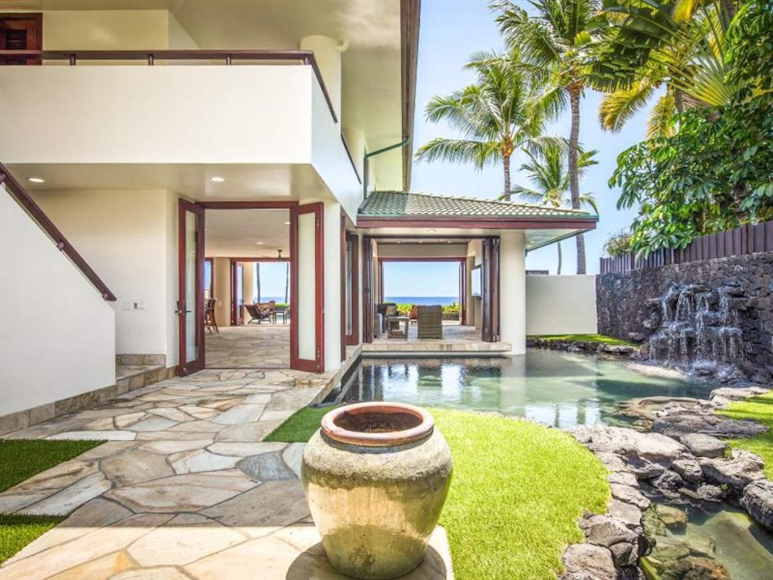 Home in Kailua-Kona · ★4.68 · 3 bedrooms · 6 beds · 3.5 baths - Image 43