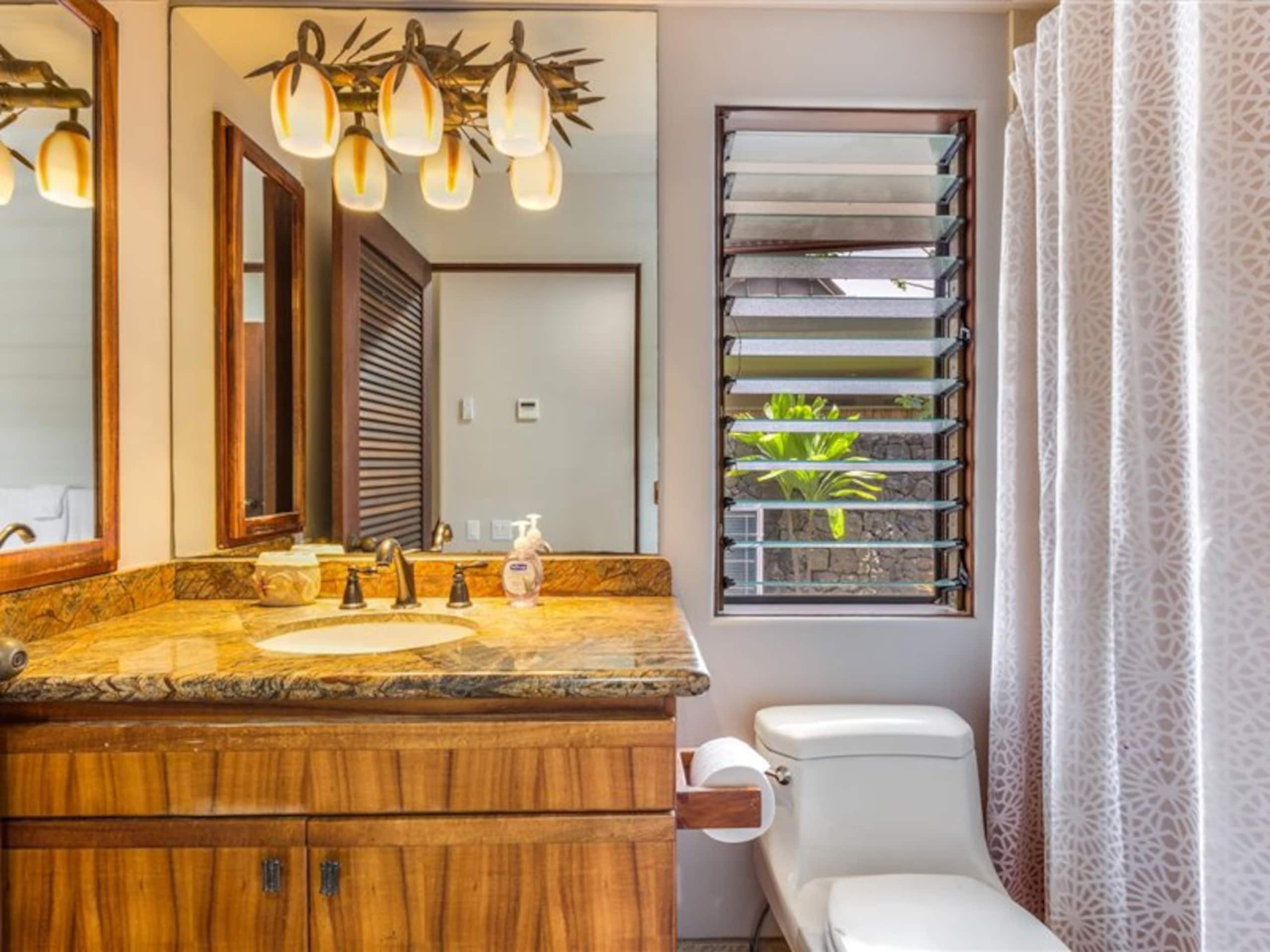 Home in Kailua-Kona · ★4.68 · 3 bedrooms · 6 beds · 3.5 baths - Image 26