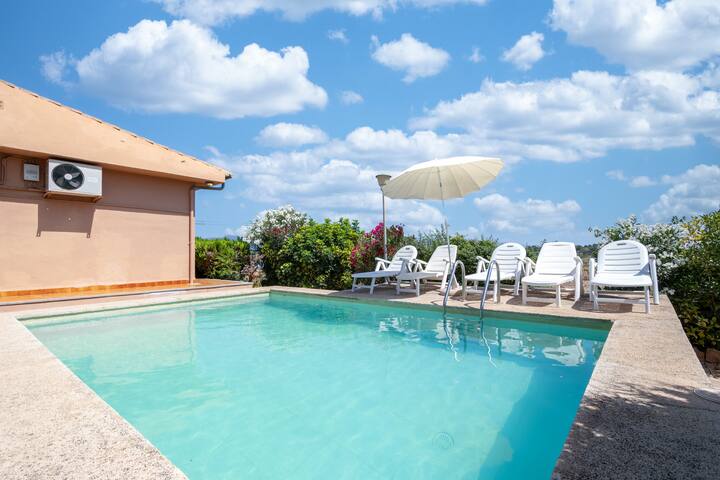 Es Viola gallery image 2