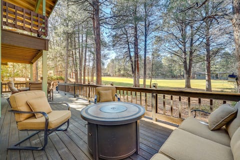 4 Mi to Woodland Lake: 2-Story Home w/ Grill