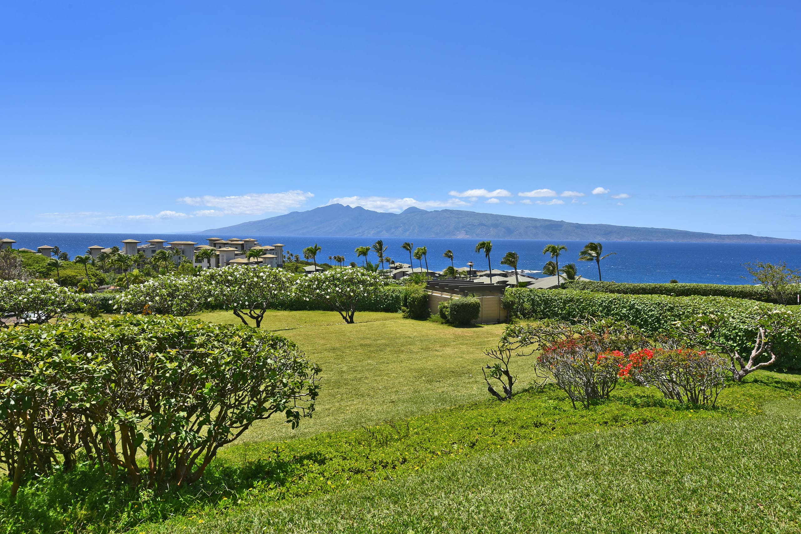 Condo in Lahaina · ★5.0 · 2 bedrooms · 4 beds · 3 baths - Image 33