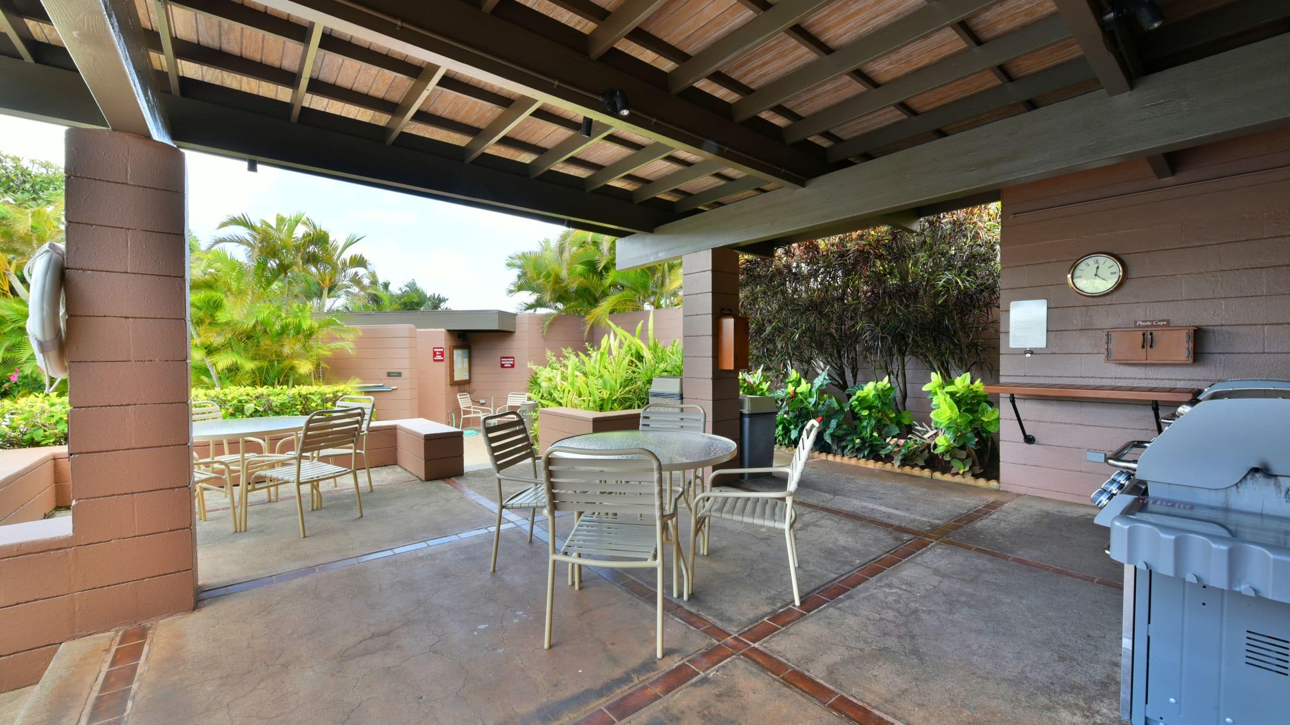 Condo in Lahaina · ★5.0 · 2 bedrooms · 4 beds · 3 baths - Image 43