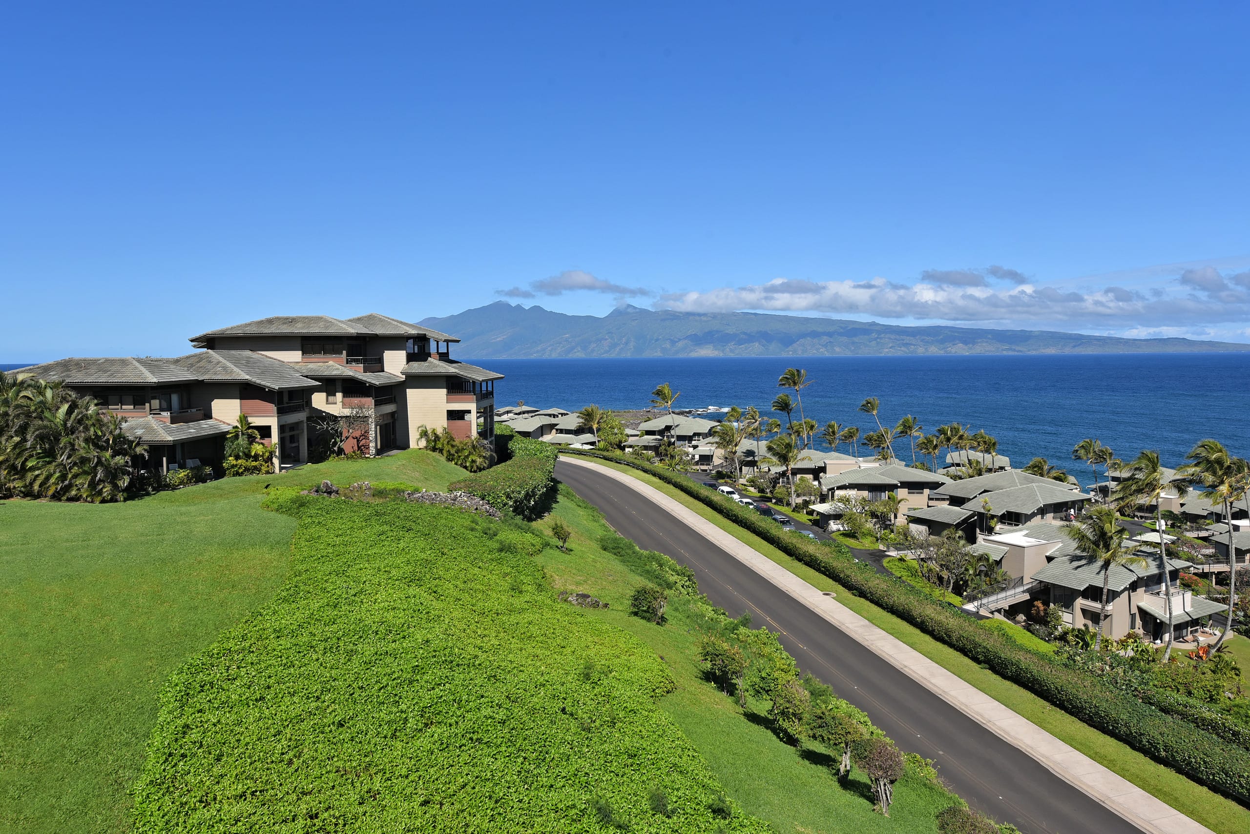 Condo in Lahaina · ★5.0 · 2 bedrooms · 4 beds · 3 baths - Image 37