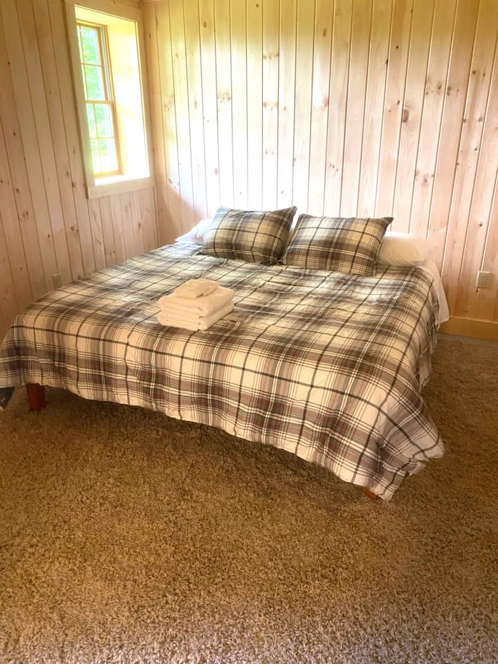 Საძინებელი№5- მიწისზედა დონე - დიდი საწოლი