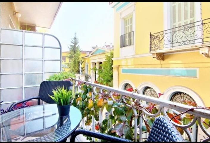 Magnificent apartment in Plaka