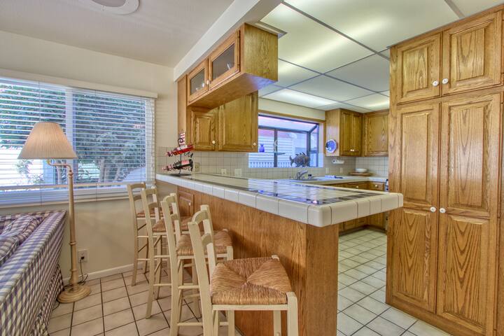 316CL – Spacious 4 bdr House , Quick walk to gallery image 4