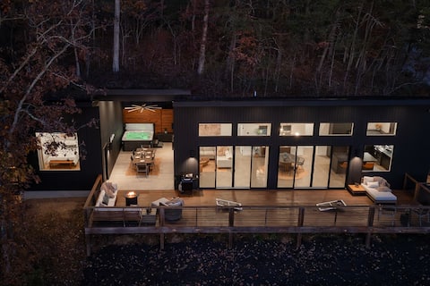 Glass House • Hot Tub • Voted #1 Luxe Stay