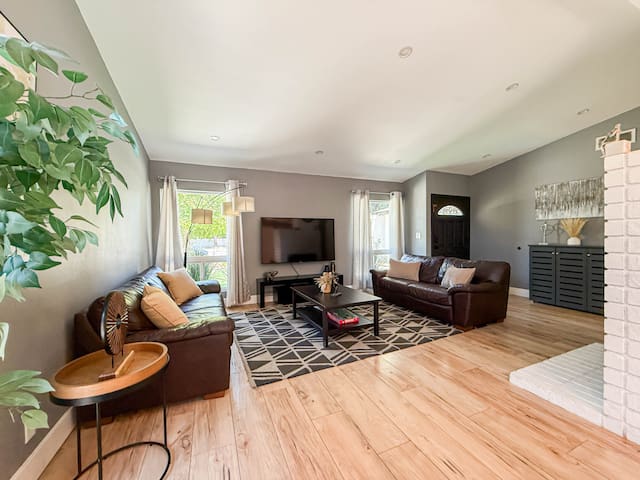 Brand New Modern 4BR 2BA Luxury Home – FAL – Prime