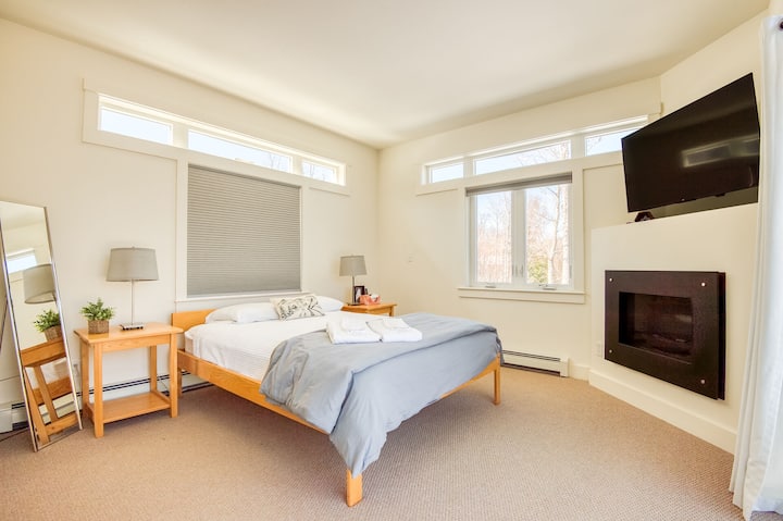 主卧主楼-带全功能卫生间和燃气壁炉的标准双人床