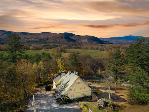 North Conway Inn | Hot Tub, Pool & Sleeps 25!