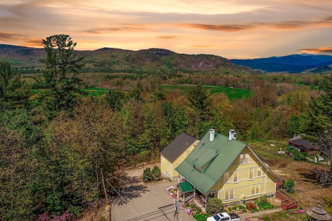 North Conway Inn | Hot Tub, Pool & Sleeps 25!