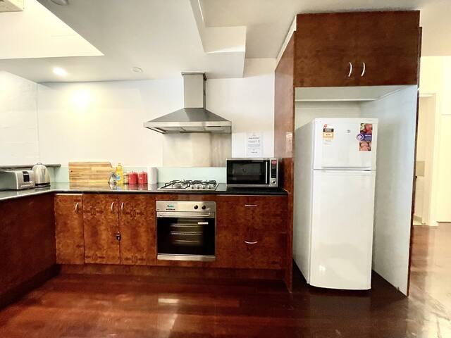 Amazing warehouse style on king! gallery image 3