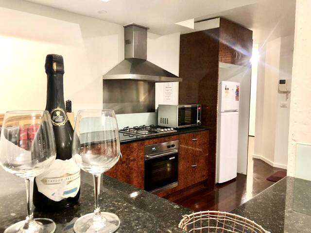 Amazing warehouse style on king! gallery image 2