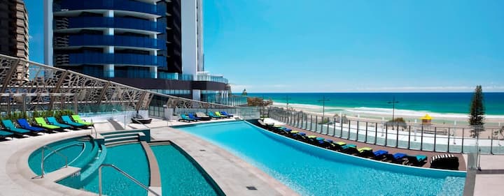 Elegant 2 Bedroom, 2 Bathroom Apartment - Surfers Paradise