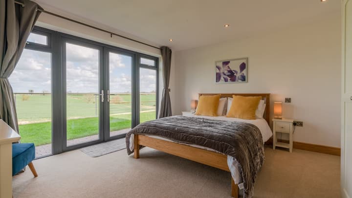 Საძინებელი ერთი, ქვედა ლოჟა ბეღელი, Bolthole Retreats