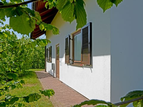 Beliebte Airbnb-Anzeige: Dorf 4/Haus 10 by Interhome in Kirchheim