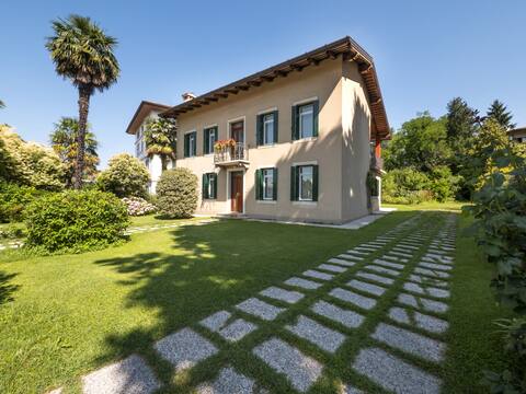 Casa Con Le Rose by Interhome