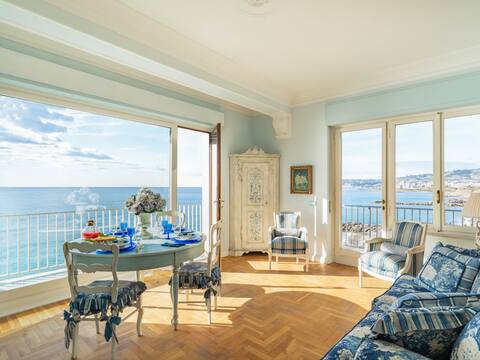 Feet in the water by Interhome