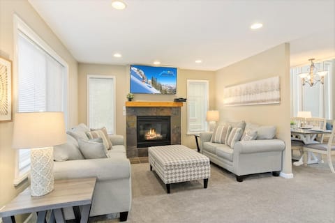 3 Parkside Homes * 9 Bedrooms * Hot Tubs * Groups!