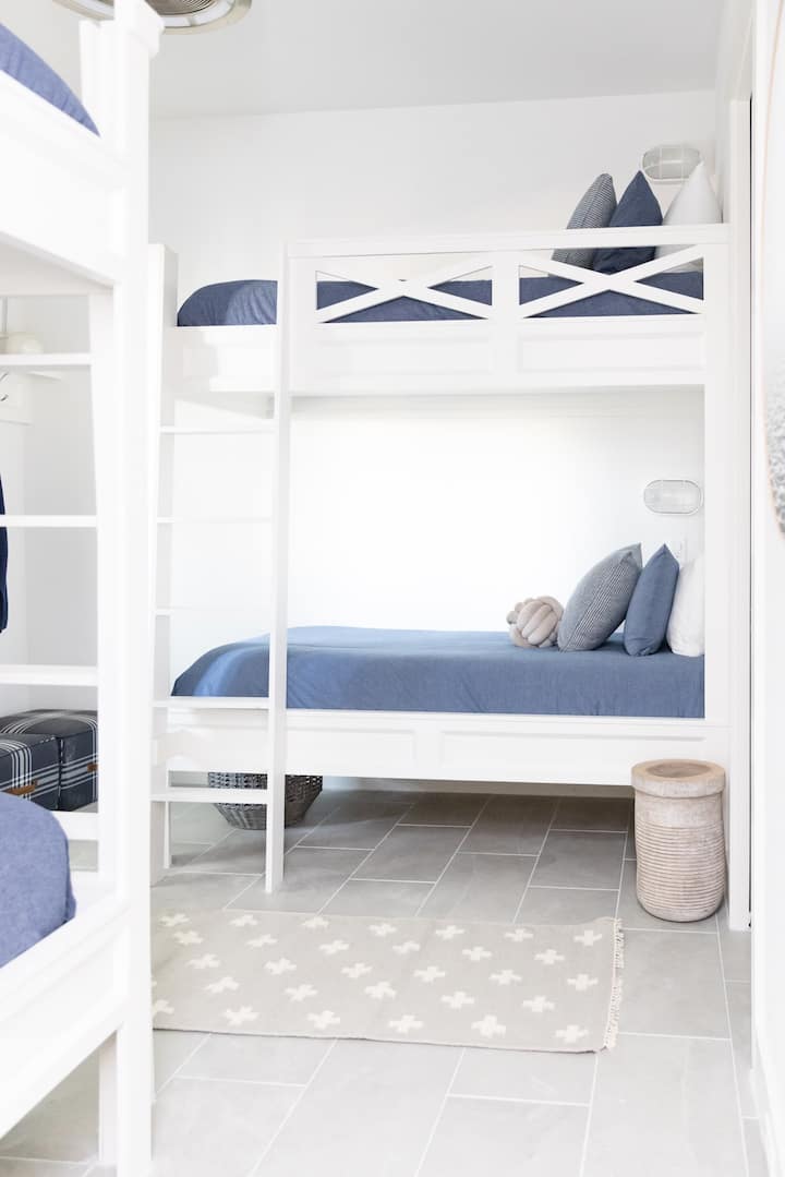 Habitación con literas, primer piso. 