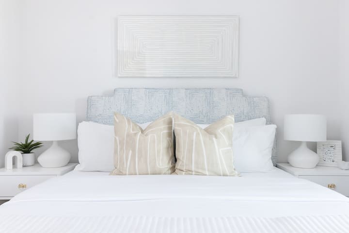 Dormitorio trasero tamaño king, primer piso. 