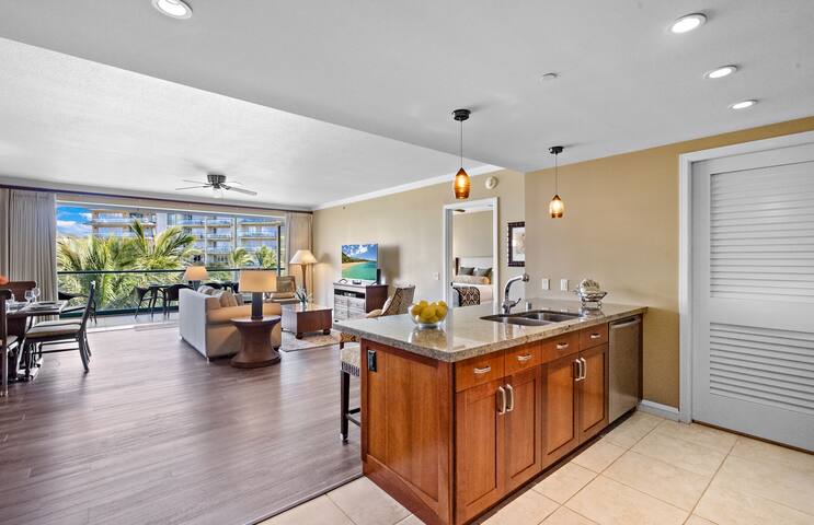 Maui Resort Rentals: Honua Kai Konea 404 gallery image 4