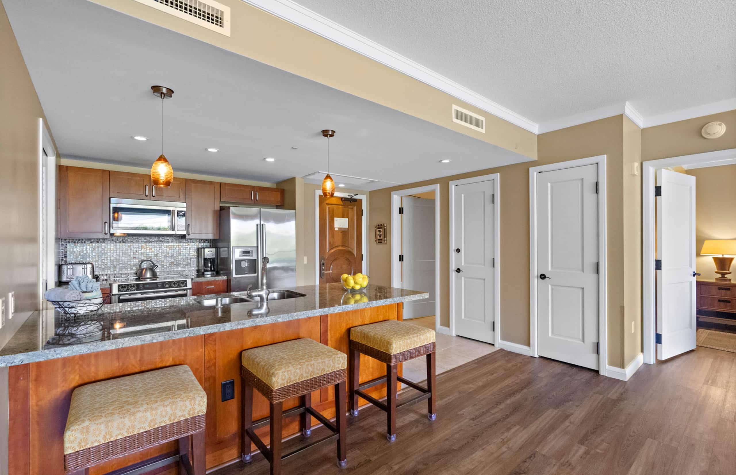 Condo in Lahaina · ★4.85 · 2 bedrooms · 3 beds · 2 baths - Image 8