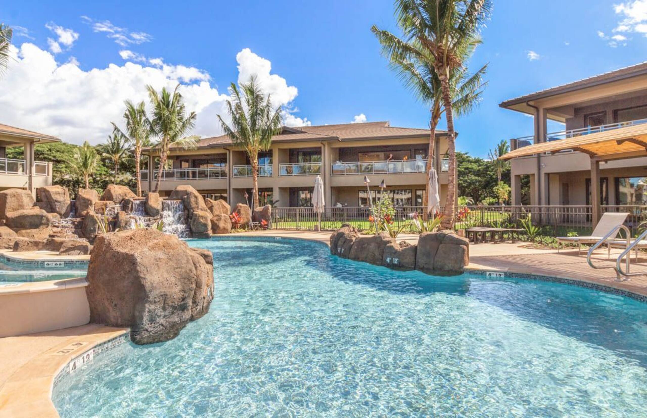 Condo in Lahaina · ★4.43 · 3 bedrooms · 4 beds · 3 baths - Image 33
