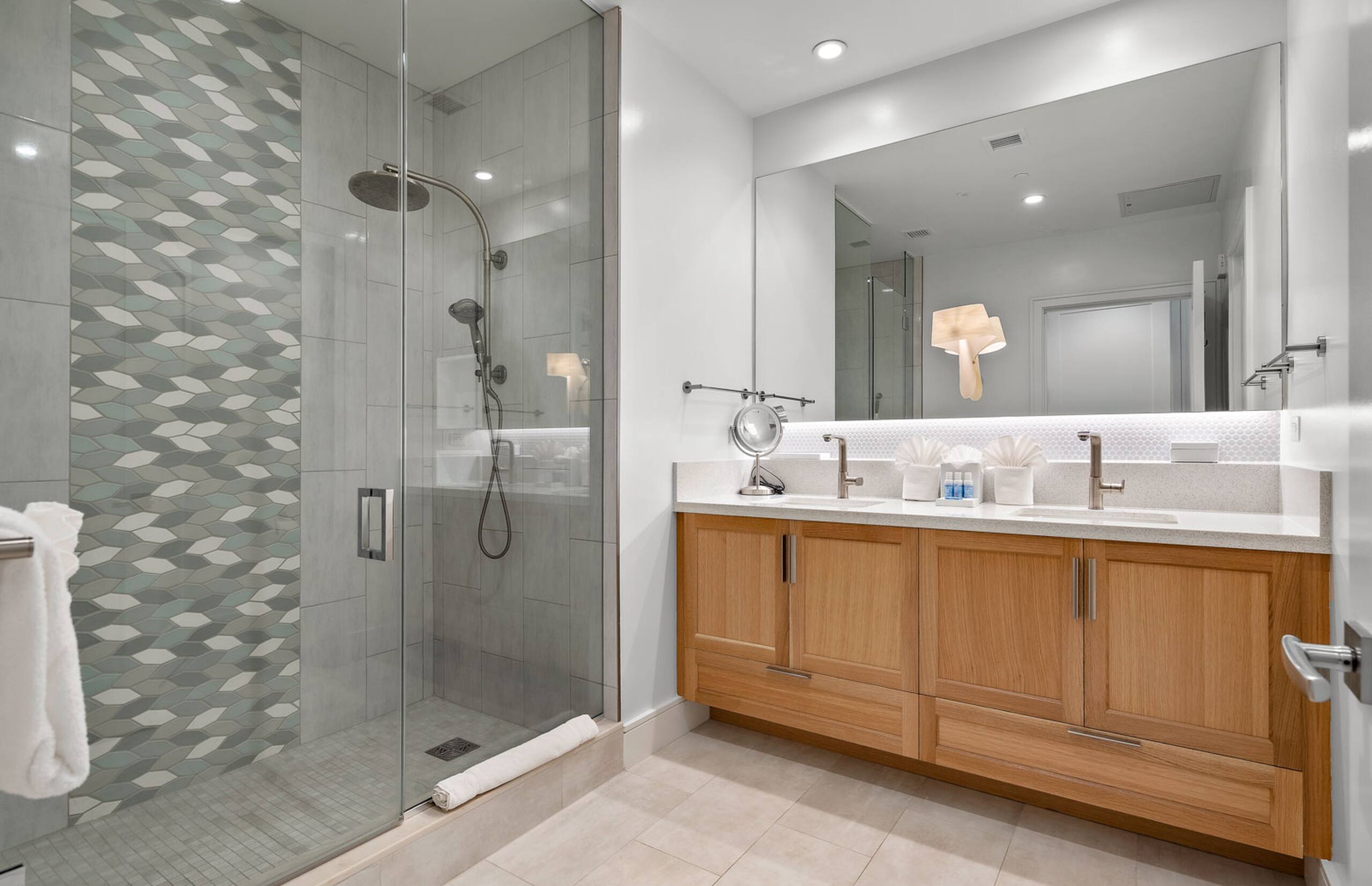 Condo in Lahaina · ★4.43 · 3 bedrooms · 4 beds · 3 baths - Image 23