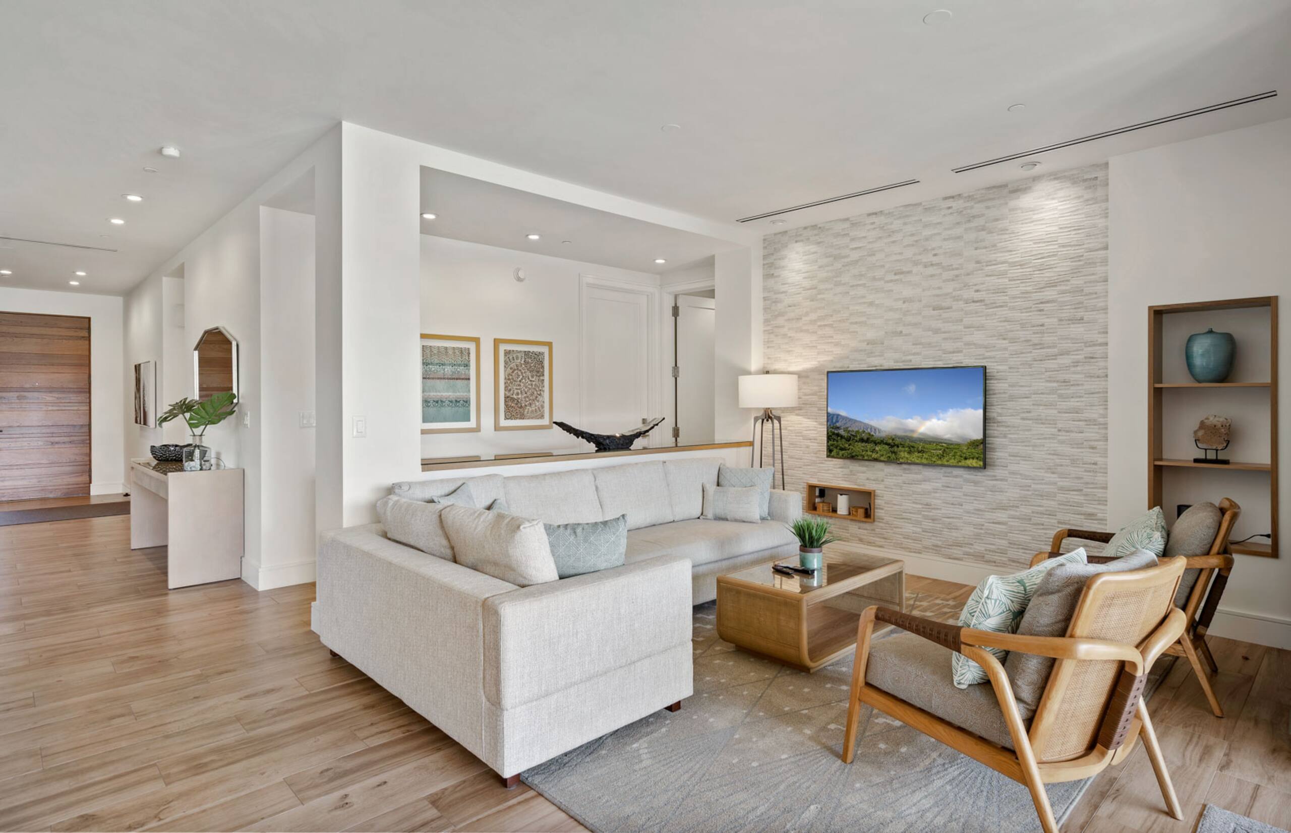 Condo in Lahaina · ★4.43 · 3 bedrooms · 4 beds · 3 baths - Image 11