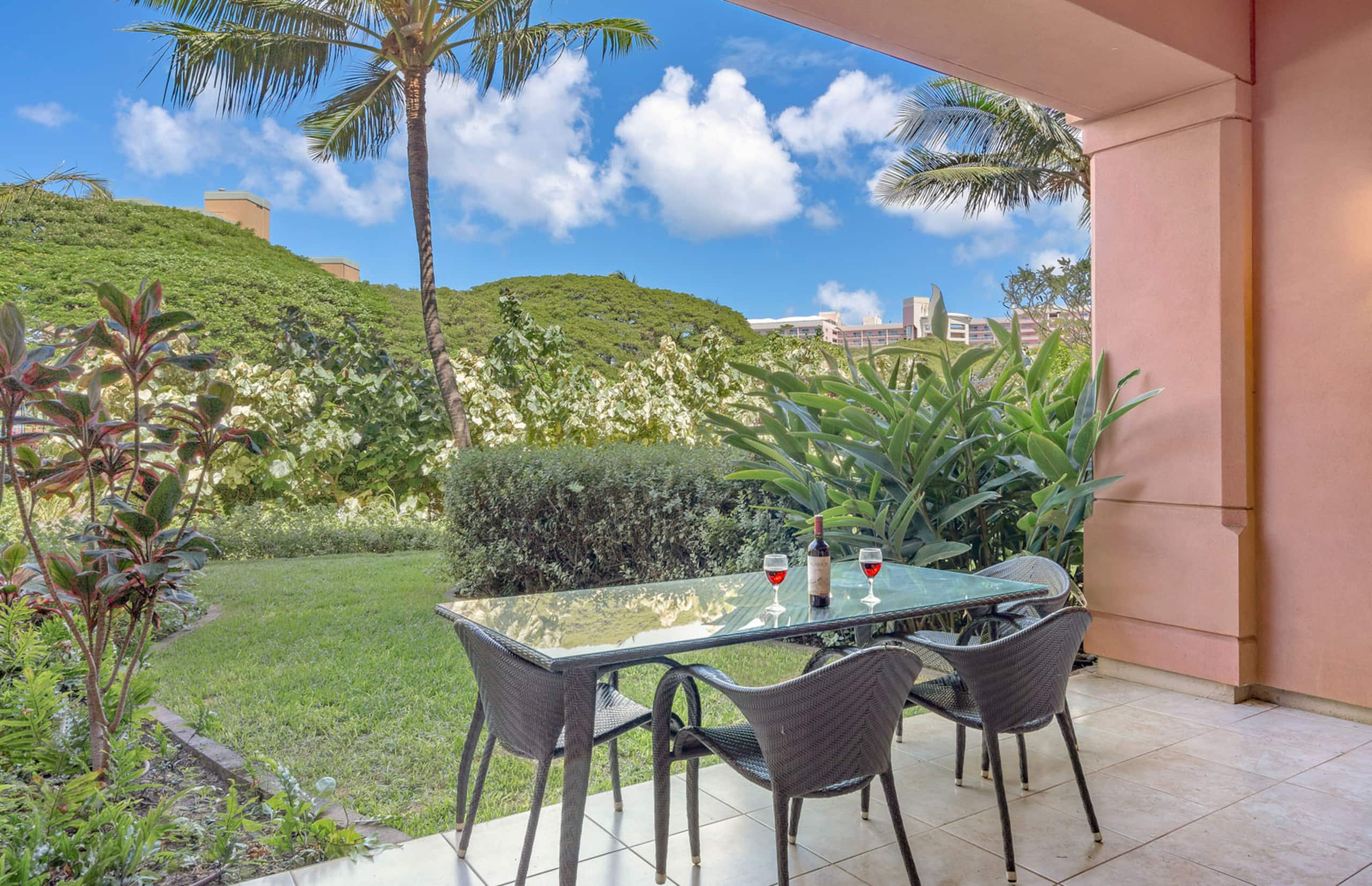 Condo in Lahaina · ★4.84 · 1 bedroom · 2 beds · 1 bath - Image 3